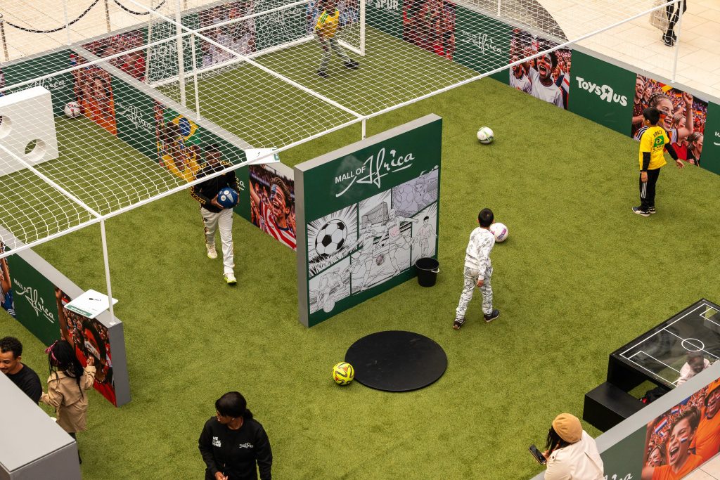 Mall of Africa Winter Holiday Activation by Jawbone